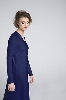 Sukienka z FALBANĄ GRANAT