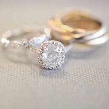 Portal Weselnapolska.
Biżuteria ślubna, inspiracje i pomysły.