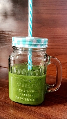 zielone smoothie ze szpinak...