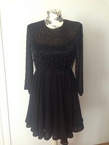 sukienka w koraliki, dół wycięty z koła