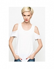 Odkryte ramiona to hit tego...