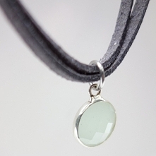 Mietowy minimalistyczny naszyjnik w gartagallery