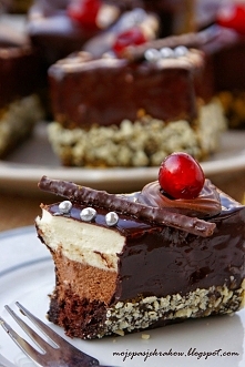 Mini torciki czekoladowe z amaretto