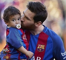 Mateo with Daddy <3