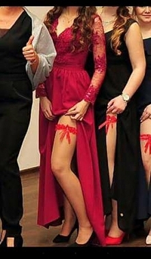 Mam​na sprzedanie sukienkę, cena 230 zł do malej negocjacji, stan idealny, rozmiar 36.