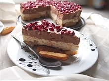 Kremowy torcik z granatem