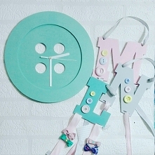 z miłości do guzików, stworzyłam nową serię produktów,
 time2give zaprasza na zakupy ;) 
kolor i literkę wybierz sam