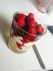 lody z owocami i polewa czekoladowa ❤️