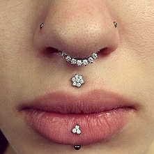 Piercing *-*