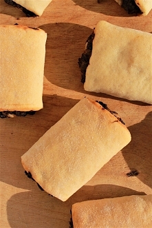 Drożdżowe paszteciki z pieczarkami - przepis po kliknięciu w zdjęcie