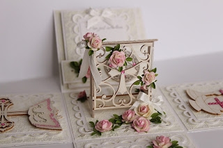 Komunijny exploding box