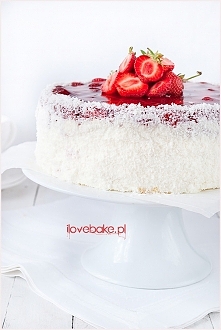 Tort truskawkowy z galaretką