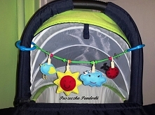 Tak prezentuje się ręcznie zrobiona zawieszka do wózka z filcowymi zabawkami :)