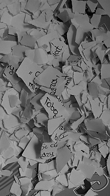 co Wam pomaga się uspokoić? mi np. strzępienie kartek :)