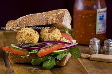 Kotleciki z cieciorki z bulgurem