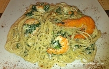 Spaghetti z sosem szpinakowym i krewetkami