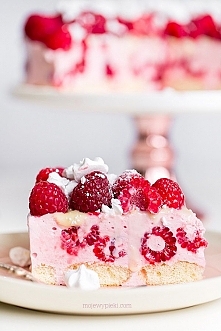 SERNIK MALINOWY NA ZIMNO