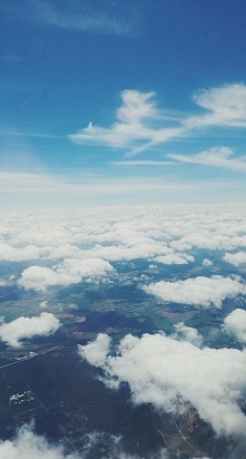 Piękny widok ponad obłoczkami, lot Schonefeld - Teneryfa