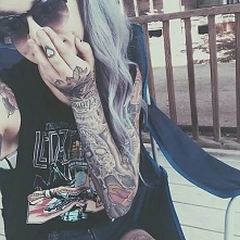 Nieźle wydziarana :)