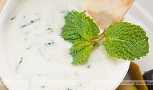 Dip jogurtowy z kiełkami lucerny