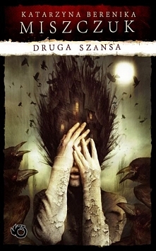 Julia budzi się w tajemniczym szpitalu. Nie poznaje własnego odbicia, nie pamięta, jak się tu znalazła. Z czasem dowiaduje się, że cała jej rodzina zginęła w pożarze. Jedynie Julii udało się przeżyć, choć na skutek odniesionych obrażeń straciła pamięć. Nazwa ośrodka, Druga Szansa, powinna napawać pacjentów otuchą... Co jednak myśleć o kobiecie, która ciągle wróży Julii śmierć, pojawiającej się nagle nieznajomej dziewczynie i szeptach rozbrzmiewających dookoła?
Najwyraźniej dzieje się tu coś dziwnego.
Julia staje się coraz bardziej zagubiona i przerażona.
Co zrobi w sytuacji, w której nie może zaufać nawet sobie?