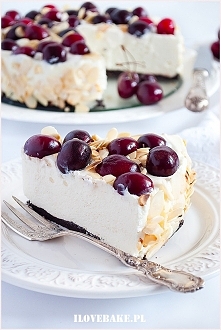 Sernik cytrynowy z czereśniami