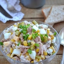 sałatka z tuńczykiem