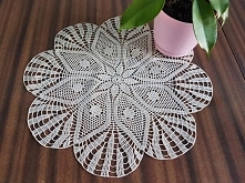 Kremowa serweta szydełkowa. Idealna na prezent.
Facebook Eva Crochet (szydelkodesign)