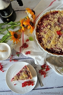 tarta z czerwonymi porzeczkami i kremem kokosowym
