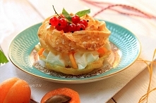 Ptysie z malinami, morelami...