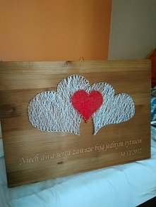 I drugie podejście, wręczone jako prezent ślubny. Duże serca są pociągnięte srebrzysto-białą nitką, zdjęcie tego nie oddaje ale odrobinę mienią się w słońcu. Wciąż sporo niedoci...