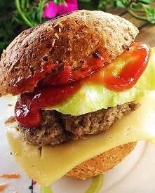 Domowy hamburger z wołowiną