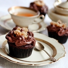 German chocolate turle cupcakes