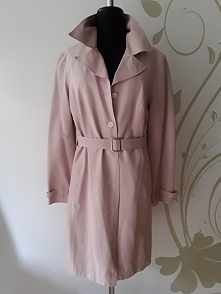 Prochowiec płaszcz damski długi rozmiar 38
kolor brudny róż
2 kieszenie z przodu, 1 wewnętrzna, pasek na klamrę
klamerki przy rękawach
szerokość w ramionach 40 cm
długość całkow...