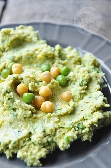 Pasta z ciecierzycy i groszku