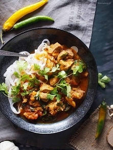 Szybkie curry z kurczakiem i szpinakiem Billa Grangera/ Bill Granger's easy chicken and spinach curry