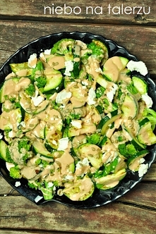 Sałatka z brokułów i cukini...