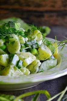 Zielona wiosenna sałatka przepis po kliknięciu w zdjęcie :)) nie jestem autorem bloga ani przepisu