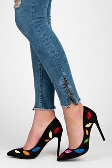 Zamszowe szpilki w usta dos...