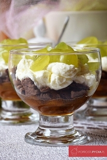 Lekki deser winogronowo-brzoskwiniowy