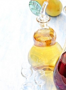 Nalewka gruszkowa

Składniki

1 kg dojrzałych gruszek
szklanka wody
3 szklanki cukru
2 goździki
laska wanilii
kawałek kory cynamonu
2 szklanki wódki

Przygotowanie

Gruszki obie...