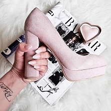 Czółenka w stylu Block Heels, stabilniejsze od szpile a równie efektowne. Co sądzicie o takim obcasie?