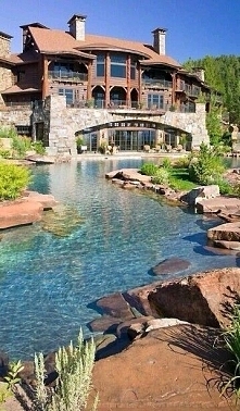 Wstajesz o świcie, robisz krok i wskakujesz do basenu-rzeczki... Marzenie :)