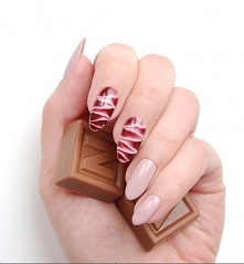 Połączenie idealne: słodkości i piękne paznokcie :)
Natural Beauty i Brown Aquarelle