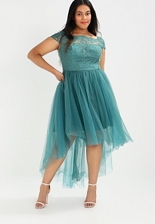 Tiulowa suknia balowa Chi Chi London Curvy DYLANN.