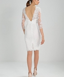 Koronka przepięknie wygląda na sukni ślubnej Chi Chi London BRANNA.