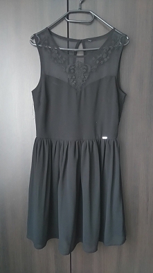 Czarna sukienka House.  Rozmiar 38. Zapraszam do mojej szafy. Link w kom