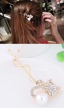 Spinka do włosów z kotkiem ozdobionym cyrkoniami. Do kupienia za 5,70 zł na silvona.pl.