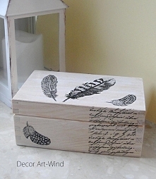 Sprzedam nową, drewnianą własnoręcznie dekorowaną skrzyneczkę, wym. 9cm x15,5cm x 6cm wysokości