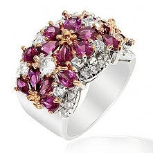 FRIDA Srebrny pierścionek, obrączka z rodolitami

Elegancki i wyrazisty pierścionek - obrączka. Srebro rodowane i rodolity. Kamienie, ułożone jak płatki kwiatów a pomiędzy nimi ...